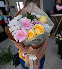 Букет цветов из:  Герберы, Розы и Хризантемы в Судогде