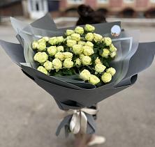 Букет Белые кустовые розы Солинеро в Судогде